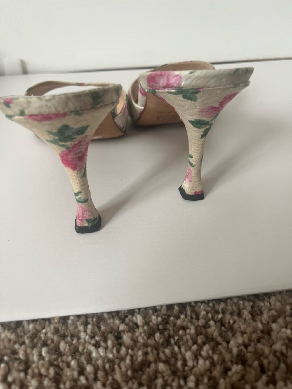 Manolo Blahnik Cream Slip-On Mules with Pink Floral Print - Picture 3 of 4